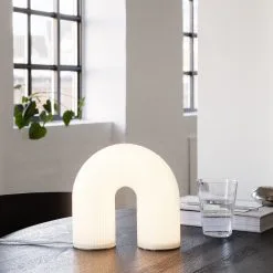 Ferm LIVING Lampe De Table Vuelta 11 Ferm LIVING Lampe De Table Vuelta -Luminaires boutique 43533 01 03 8a44de9aa3