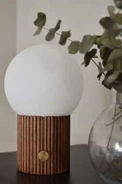 Globen Lighting Lampe De Table Hubble Ø22 Cm -Luminaires boutique 502525 01 12 EnvironmentImage 04fbc7851f