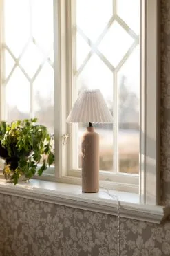 Globen Lighting Lampe De Table Flora 46 Cm -Luminaires boutique 514568 01 4 EnvironmentImage 9d5a72b48e