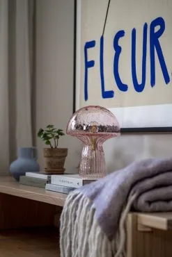 Globen Lighting Lampe De Table Fungo Special Edition Rose -Luminaires boutique 576655 01 41 EnvironmentImage 632014dc43